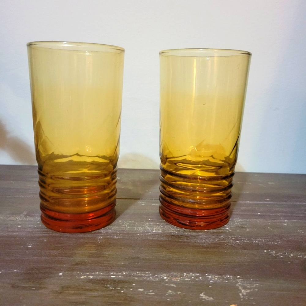 Set of 2 Vintage Libbey Honey Gold Swirl Glasses
